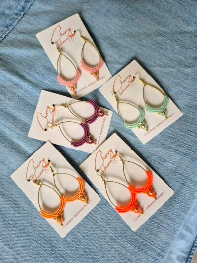 Boucles d’oreilles en micro-macramé