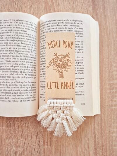 Marque-page en bois & macramé - cadeau professeur