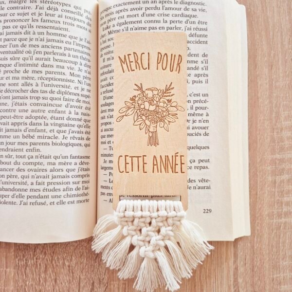 Marque-page en bois & macramé - cadeau professeur