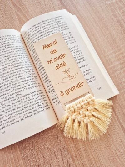 Marque-page en bois & macramé - cadeau professeur